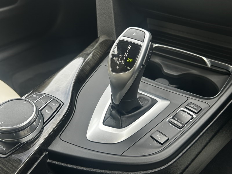 2017 (17) BMW 4 SERIES 420d [190] Luxury 5dr Auto [Professional Media] 3578489