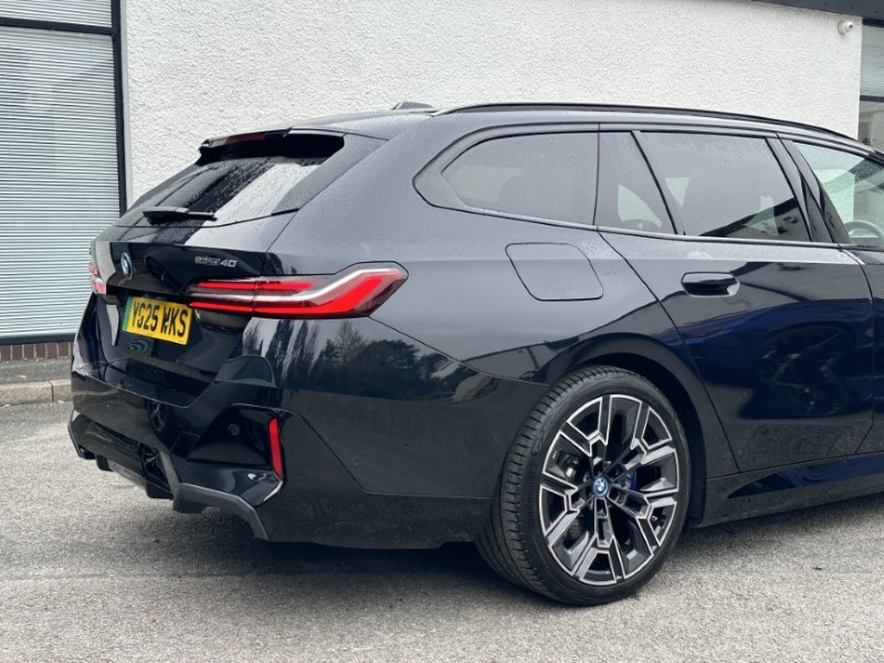 2025 (25) BMW I5 250kW eDrive40 M Sport 84kWh 5dr Auto [Tech PLUS/22kW] 4658970