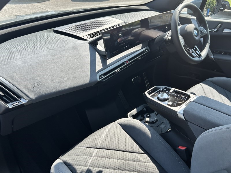2025 (25) BMW iX 300kW xDrive45 M Sport 101kWh 5dr Auto [Skylounge] 4190366
