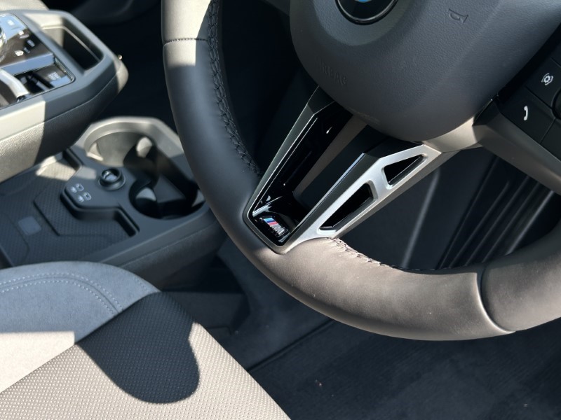 2025 (25) BMW iX 300kW xDrive45 M Sport 101kWh 5dr Auto [Skylounge] 4190356