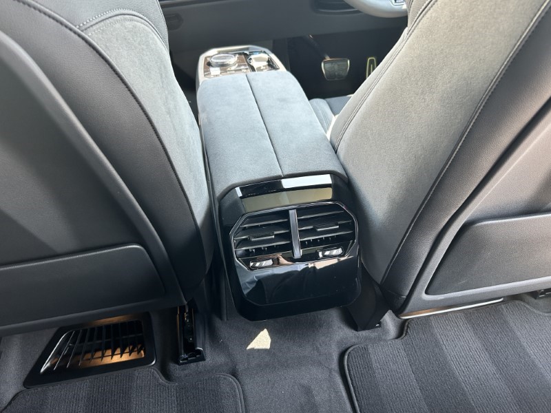 2025 (25) BMW iX 300kW xDrive45 M Sport 101kWh 5dr Auto [Skylounge] 4190360