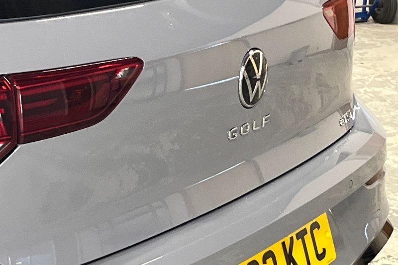 2023 (23) VOLKSWAGEN GOLF 1.5 eTSI 150 R-Line 5dr DSG 3481399