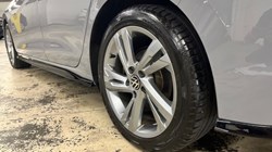 2023 (23) VOLKSWAGEN GOLF 1.5 eTSI 150 R-Line 5dr DSG 3481393