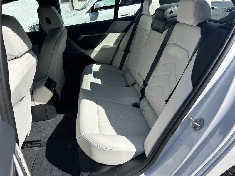 2025 (25) BMW I5 250kW eDrive40 M Sport 84kWh 4dr Auto [22kWCh] 4430987