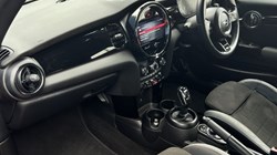 2021 (71) MINI HATCHBACK 1.5 Cooper Sport 3dr Auto 4513769