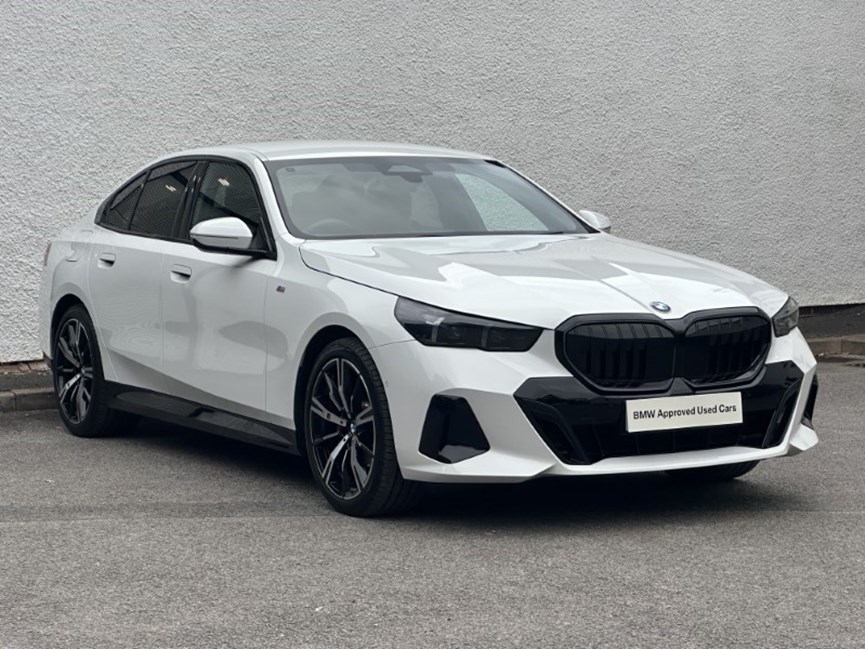 2025 (25) BMW 5 SERIES 520i M Sport Pro 4dr Auto