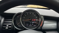 2019 (19) MINI HATCHBACK 1.5 Cooper Classic II 3dr 4932174