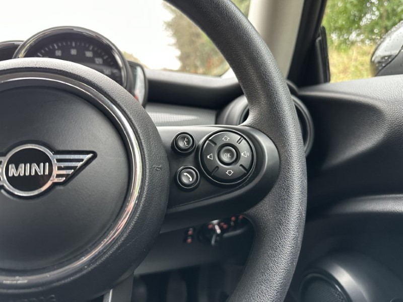 2019 (19) MINI HATCHBACK 1.5 Cooper Classic II 3dr 4932172