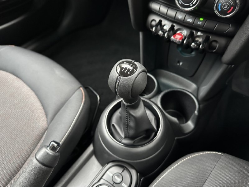 2019 (19) MINI HATCHBACK 1.5 Cooper Classic II 3dr 4932169