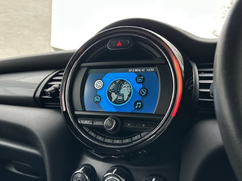 2019 (19) MINI HATCHBACK 1.5 Cooper Classic II 3dr 4932164