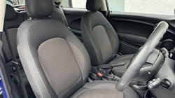 2019 (19) MINI HATCHBACK 1.5 Cooper Classic II 3dr 4932153