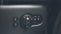 2019 (19) MINI HATCHBACK 1.5 Cooper Classic II 3dr 4932175