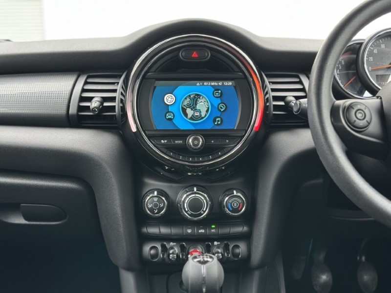 2019 (19) MINI HATCHBACK 1.5 Cooper Classic II 3dr 4932150