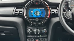 2019 (19) MINI HATCHBACK 1.5 Cooper Classic II 3dr 4932150