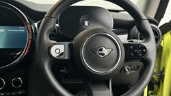 2022 (72) MINI HATCHBACK 1.5 Cooper Classic 3dr Auto 4646582
