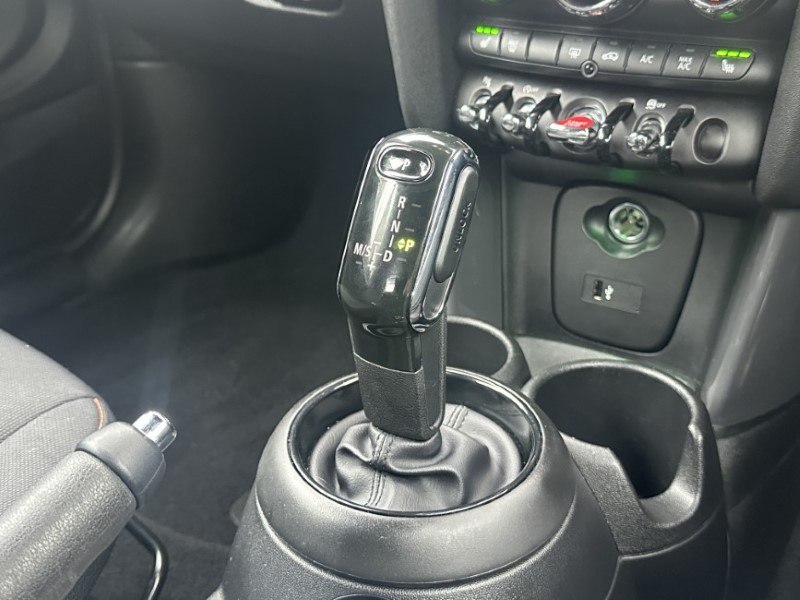 2020 (70) MINI CONVERTIBLE 1.5 Cooper Classic II 2dr Auto 4631399