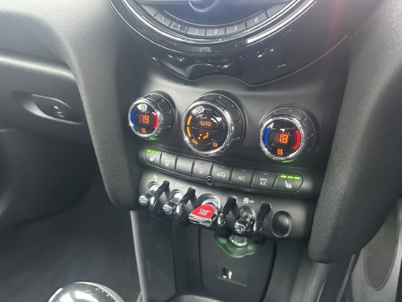 2020 (70) MINI CONVERTIBLE 1.5 Cooper Classic II 2dr Auto 4631396