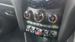2020 (70) MINI CONVERTIBLE 1.5 Cooper Classic II 2dr Auto 4631396