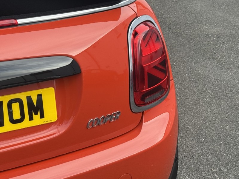 2020 (70) MINI CONVERTIBLE 1.5 Cooper Classic II 2dr Auto 4845400