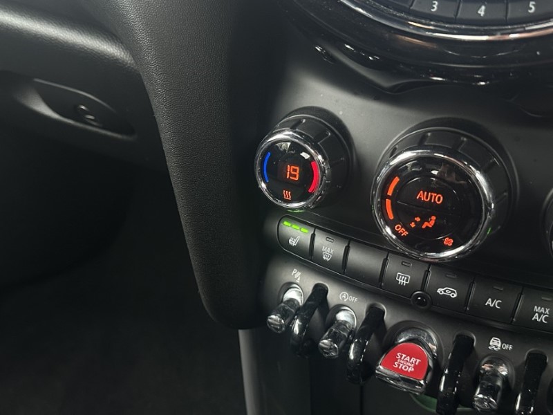 2020 (70) MINI CONVERTIBLE 1.5 Cooper Classic II 2dr Auto 4631397