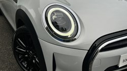 2022 (72) MINI CONVERTIBLE 1.5 Cooper Exclusive 2dr Auto 4639639
