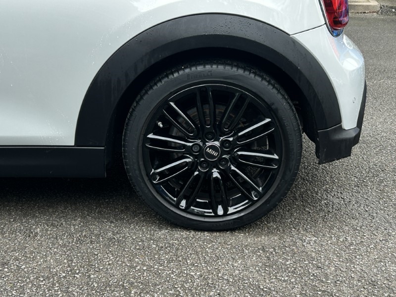 2022 (72) MINI CONVERTIBLE 1.5 Cooper Exclusive 2dr Auto 4639627