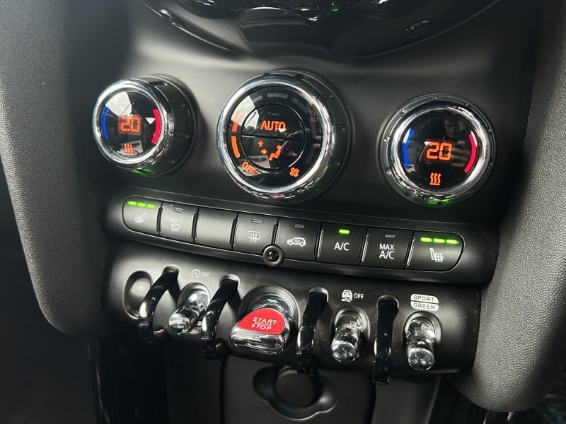 2022 (72) MINI CONVERTIBLE 1.5 Cooper Exclusive 2dr Auto 4639610