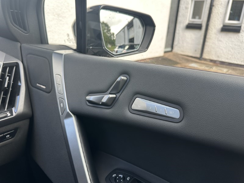 2025 (75) BMW iX 300kW xDrive45 M Sport 101kWh 5dr Auto 4585181