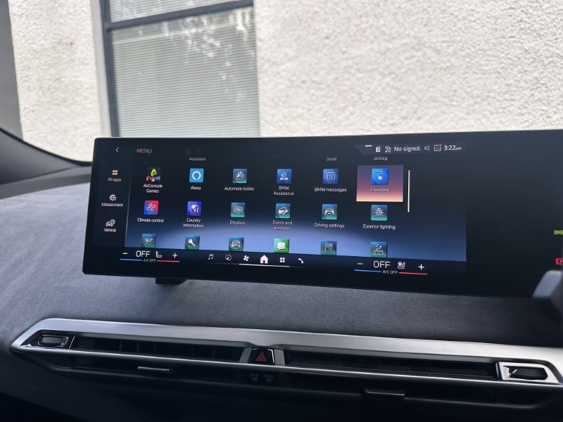 2025 (75) BMW iX 300kW xDrive45 M Sport 101kWh 5dr Auto 4585171