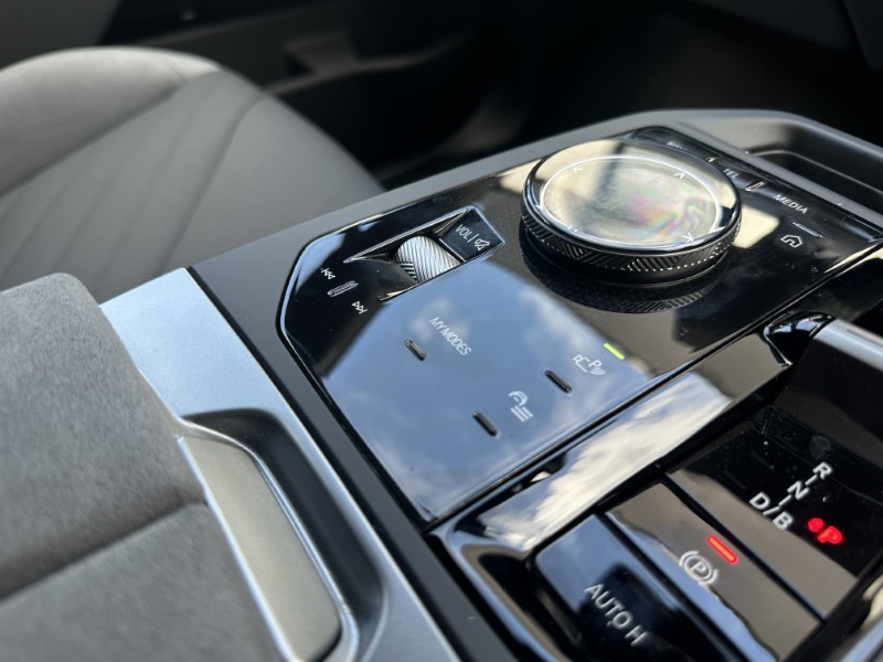 2025 (75) BMW iX 300kW xDrive45 M Sport 101kWh 5dr Auto 4585176