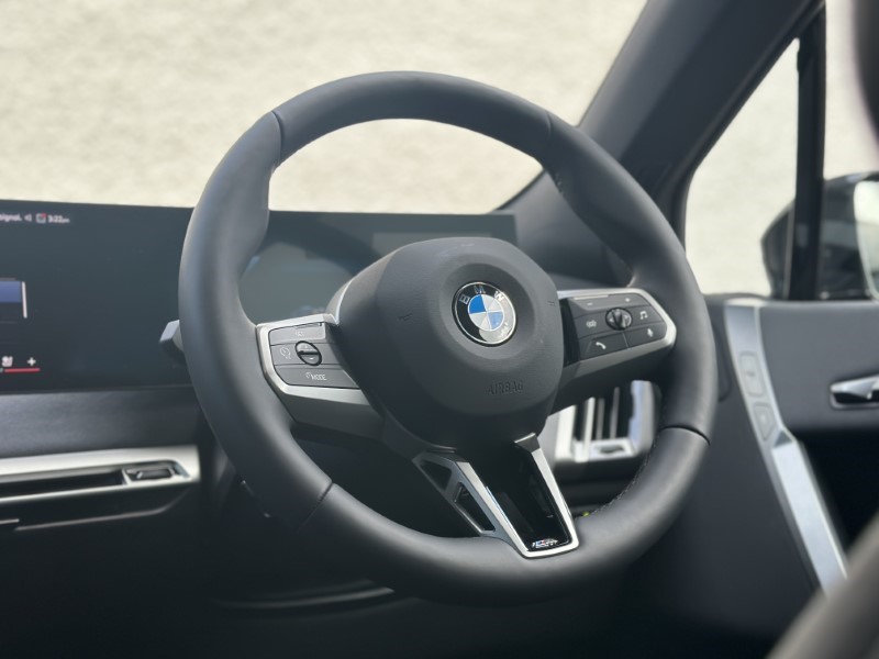 2025 (75) BMW iX 300kW xDrive45 M Sport 101kWh 5dr Auto 4585168