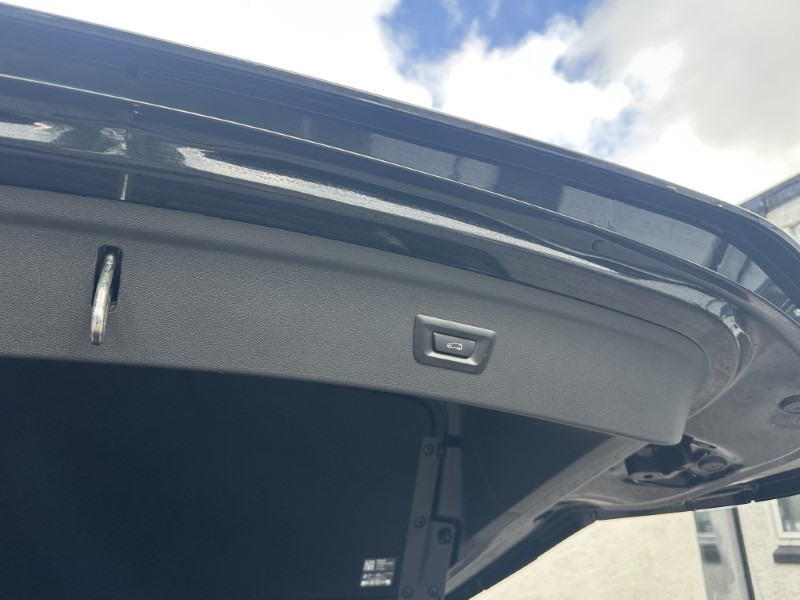 2025 (75) BMW iX 300kW xDrive45 M Sport 101kWh 5dr Auto 4585160