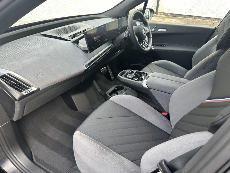 2025 (75) BMW iX 300kW xDrive45 M Sport 101kWh 5dr Auto 4585165