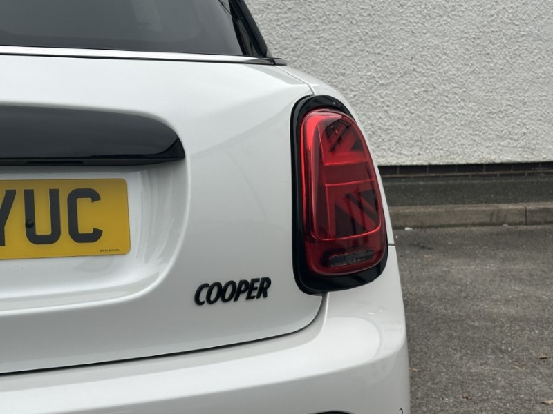 2024 (24) MINI HATCHBACK 1.5 Cooper Exclusive 5dr Auto 4667562