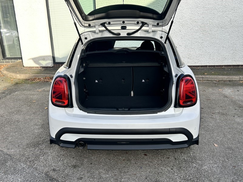 2024 (24) MINI HATCHBACK 1.5 Cooper Exclusive 5dr Auto 4801669