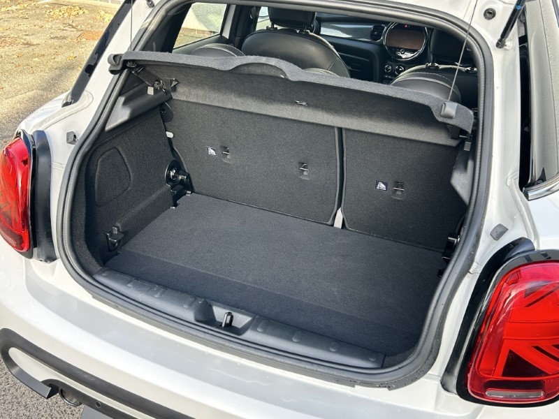 2024 (24) MINI HATCHBACK 1.5 Cooper Exclusive 5dr Auto 4801670