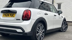 2024 (24) MINI HATCHBACK 1.5 Cooper Exclusive 5dr 4667592