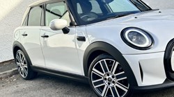 2024 (24) MINI HATCHBACK 1.5 Cooper Exclusive 5dr Auto 4801677