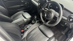 2024 (24) MINI HATCHBACK 1.5 Cooper Exclusive 5dr 4667567