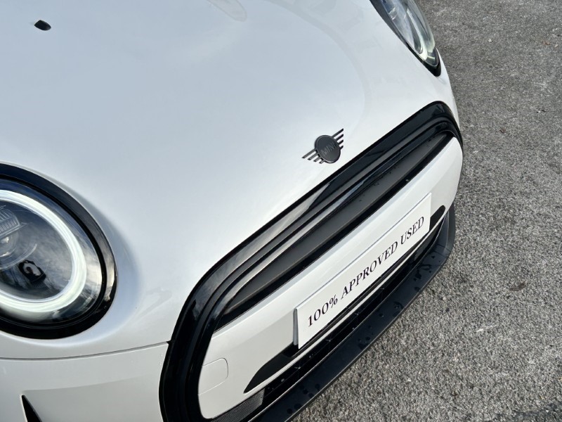 2024 (24) MINI HATCHBACK 1.5 Cooper Exclusive 5dr Auto 4801679