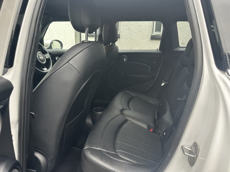 2024 (24) MINI HATCHBACK 1.5 Cooper Exclusive 5dr Auto 4667564