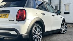 2024 (24) MINI HATCHBACK 1.5 Cooper Exclusive 5dr Auto 4801674
