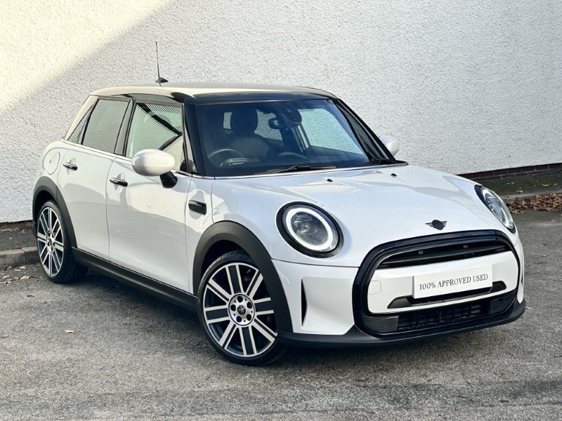 2024 (24) MINI HATCHBACK 1.5 Cooper Exclusive 5dr Auto 4801676