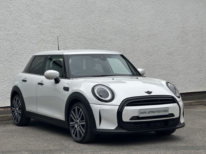 2024 (24) MINI HATCHBACK 1.5 Cooper Exclusive 5dr