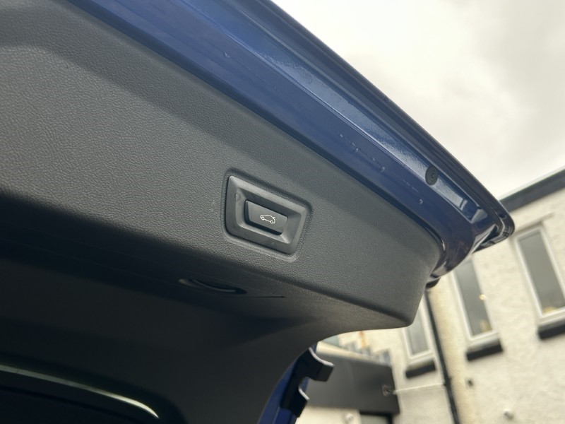 2025 (75) BMW I4 250kW eDrive40 M Sport 83.9kWh 5dr Auto [Pro Pack] 5045887