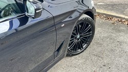 2019 (19) BMW 5 SERIES 520d xDrive M Sport 5dr Auto 4700180