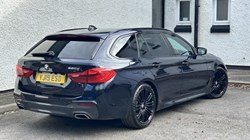 2019 (19) BMW 5 SERIES 520d xDrive M Sport 5dr Auto 4700177