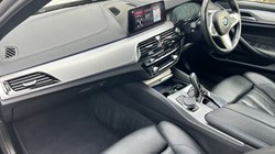 2019 (19) BMW 5 SERIES 520d xDrive M Sport 5dr Auto 4700160