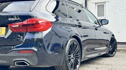 2019 (19) BMW 5 SERIES 520d xDrive M Sport 5dr Auto 4700179