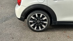 2019 (19) MINI HATCHBACK 1.5 Cooper Exclusive II 5dr 4764044
